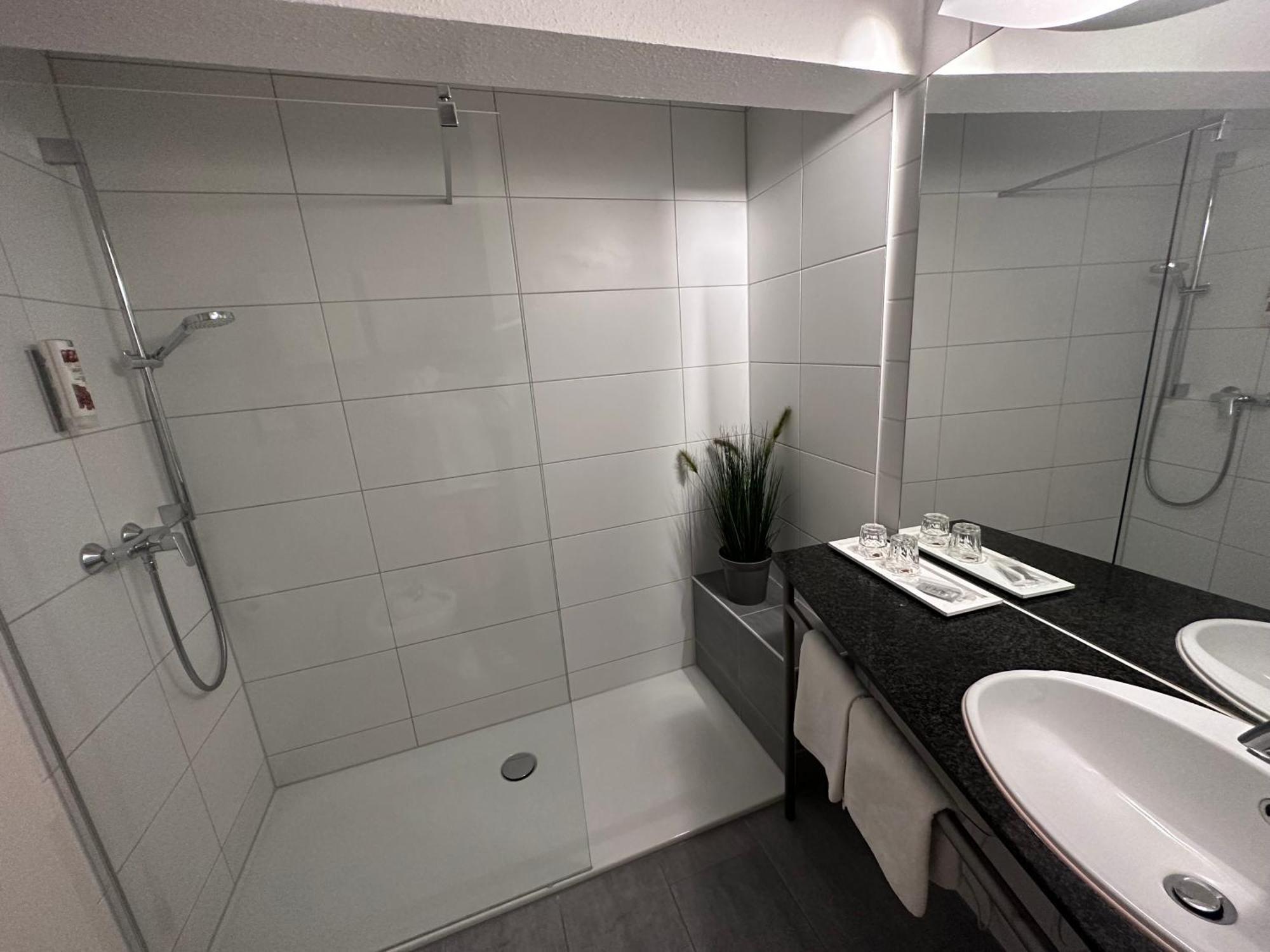 Hogh Hotel 3*